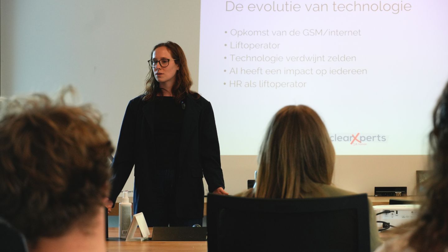 AI in HR: waarom menselijke expertise belangrijker wordt dan ooit